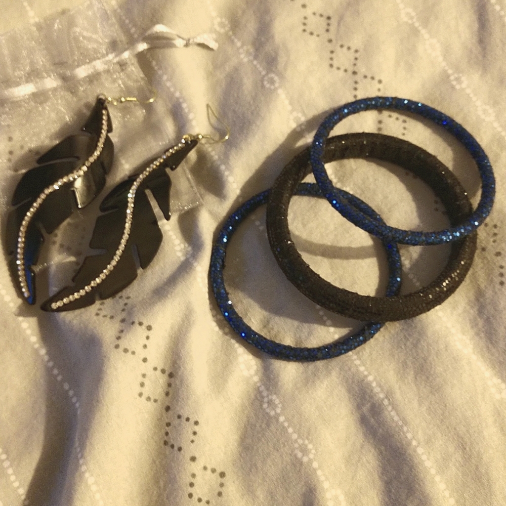 Feather earrings and bangle set of 3